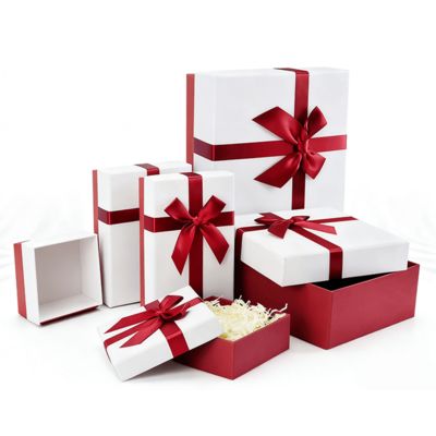 جعبه هدیه لوکس سفارشی کارخانه با درب، مقوای روکش‌دار با لمینیت مات، برجسته‌کاری، و مهر زنی برای بسته‌بندی هدیه