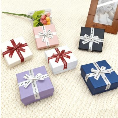 بسته بندی سفارشی جواهرات انگلیسی پاپیون روبان آسمان زمین جعبه مربع پوشش مقوایی ظریف برای گوشواره حلقه جعبه