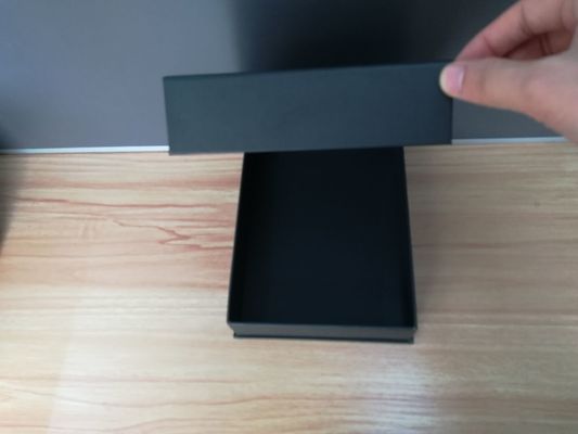اندازه سفارشی جعبه بسته بندی مغناطیسی لوکس جعبه هدیه گاردونی مغناطیسی قابل بازیافت