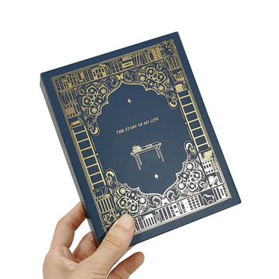 بسته بندی جعبه هدیه شکل کتاب لوکس چاپ شده سفارشی برای شمع های برند شده راه حل هدیه عروسی پریمیوم