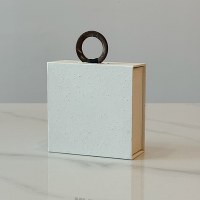 گردنبند جواهرات سفید طراحی شخصی ارائه مغناطیسی جعبه لوگو سفارشی حلقه گوشواره گردنبند دستبند بسته بندی جعبه کاغذی