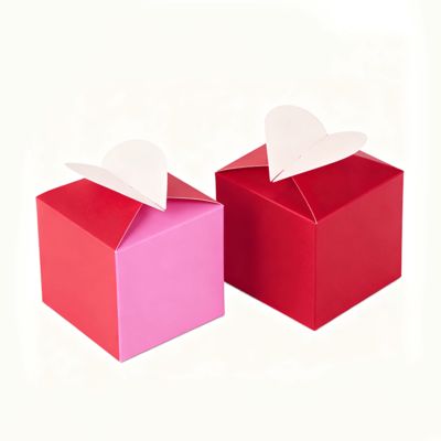 جذابیت را آزاد کنید عشق جعبه کارت انحصاری ما با شکل قلب روکش براق مات آستر اسفنجی هر لحظه خاص دسته شمع