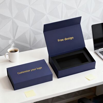 جعبه بسته‌بندی شخصی‌سازی‌شده سفارشی با بسته شدن مغناطیسی و درج مشکی برای کفش و لباس